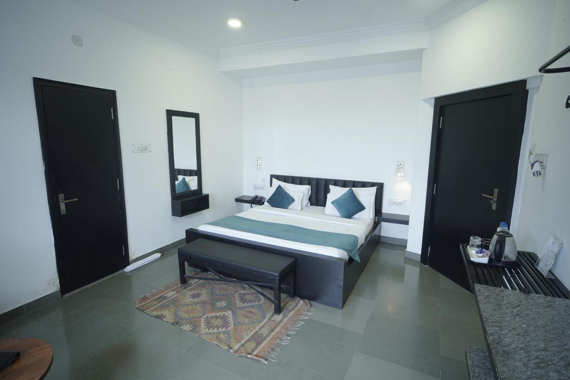 Hotel Banjara Retreat Удайпур Екстериор снимка