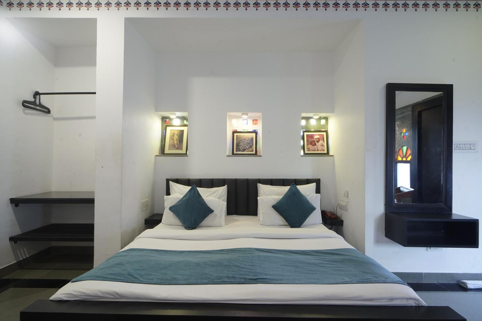 Hotel Banjara Retreat Удайпур Екстериор снимка